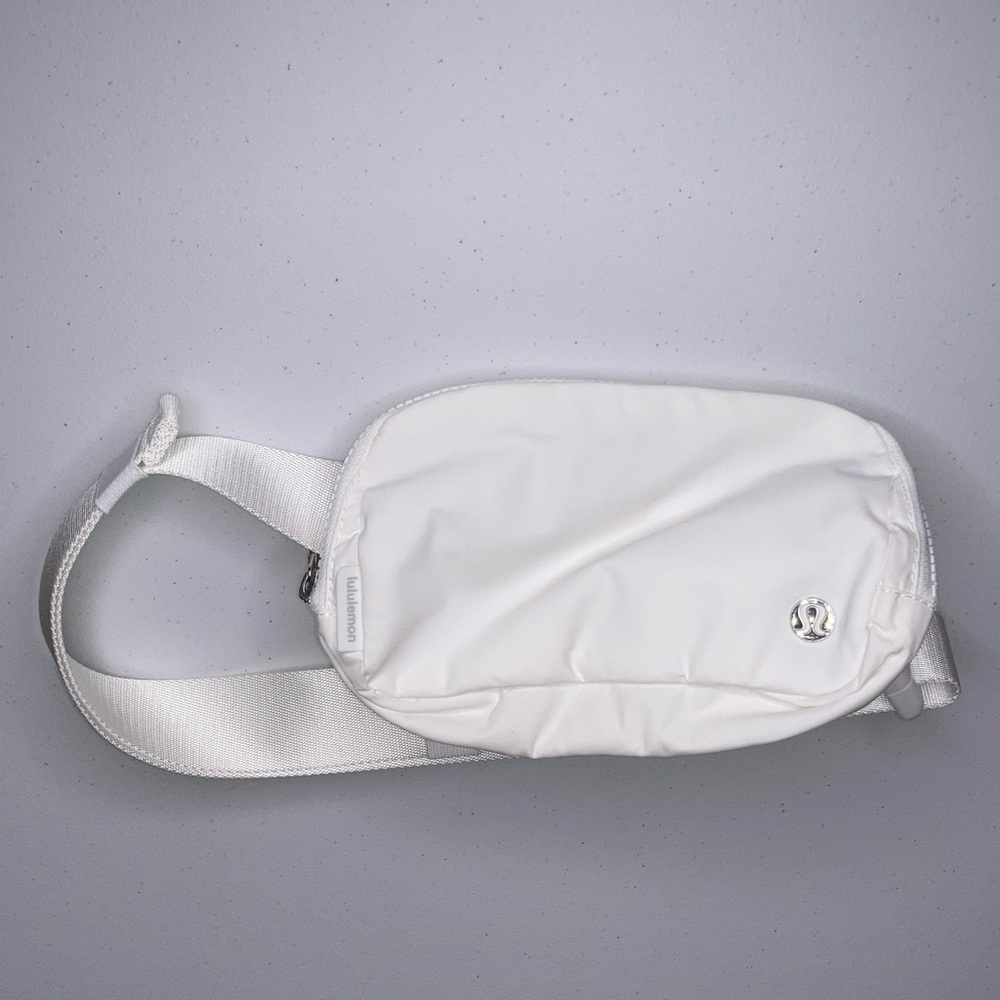 lululemon athletica White Everywhere Belt Bag